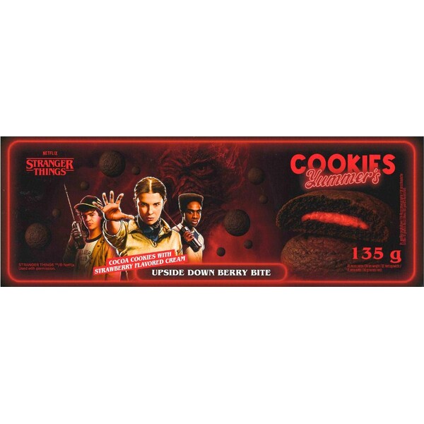 Sušenky Yummer's Stranger Things - kakaové s jahodovou náplní 135 g