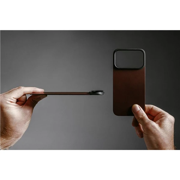Nomad Magnetic Leather Back (Horween) Magsafe kožený kryt iPhone 17 Pro Rustic Brown - Pouzdra - Obrázek 0a8bc24971b34e3197d7bb933f0bce98