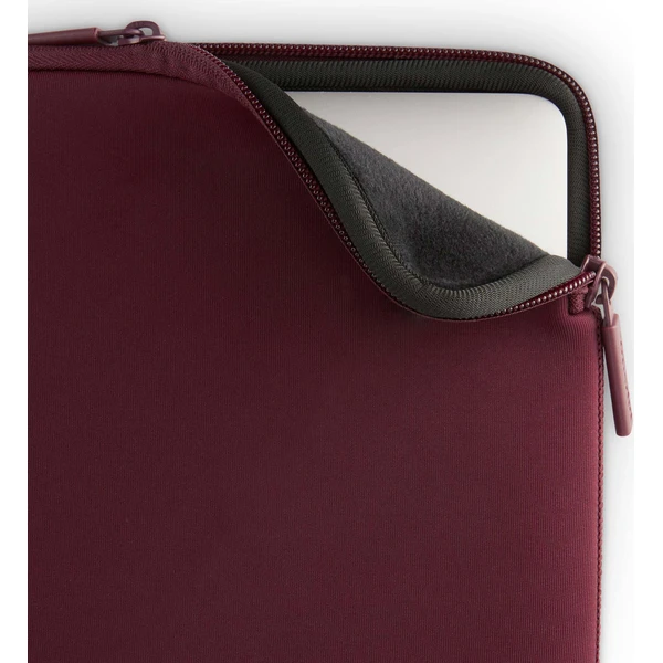 Pipetto Classic Fit Sleeve pouzdro pro MacBook Neo 13 burgundy - Pouzdra - Obrázek 0b040cae060142898a95cc0166a0316f