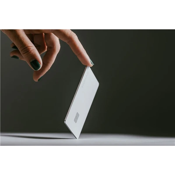 Nomad Tracking Card Pro lokátor s Apple Find My a MagSafe bílý - Lokátory - Obrázek 0cfe158d5bd045c69187ccff56d228a4