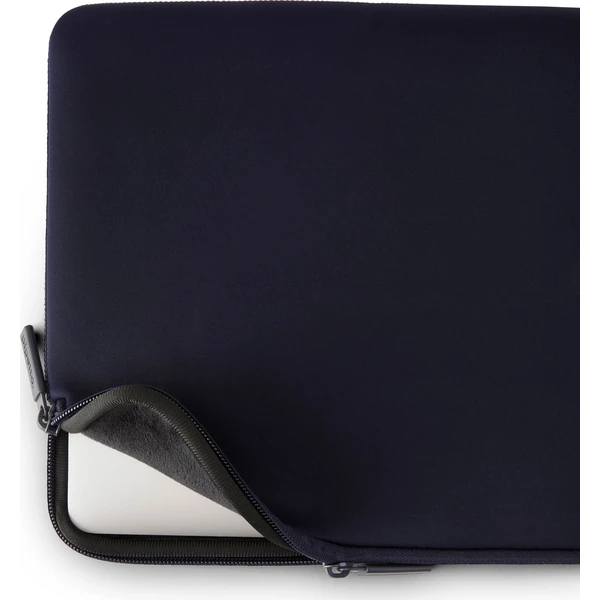 Pipetto Classic Fit Sleeve pouzdro pro MacBook Neo 13 tmavě modré - Pouzdra - Obrázek 0e6aef52517543d3b8a502076d67417f