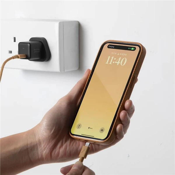 Native Union Fast GaN Charger PD 30W nabíječka černá - Smarty.cz