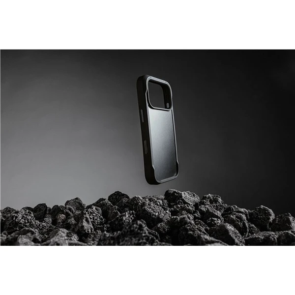 Nomad Rugged Leather Case (Horween) MagSafe kožený kryt iPhone 17 Pro Black - Pouzdra - Obrázek 20832a16bddd4a50971ce37f77291868