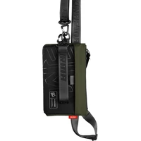 SKINARMA Jager Clutch Crossbody taška Olive - Popruhy a crossbody