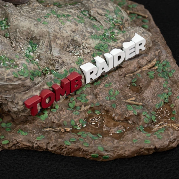 Soška Dark Horse Tomb Raider - Lara Croft Survivor Era 33 cm - Sochy a sošky - Obrázek 2CBC000K01