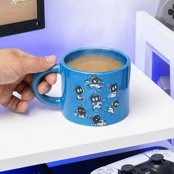 Hrnek embosovaný Astro Bot 400 ml - Hrnky - Obrázek 33YM000K01
