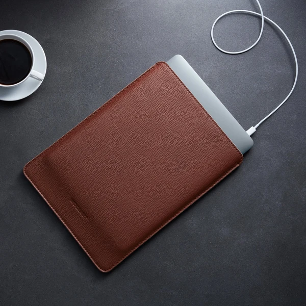 Woolnut Leather Sleeve kožené pouzdro MacBook Pro 13"/MacBook Air 13" hnědé - Pouzdra - Obrázek 34SR100501