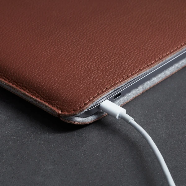 Woolnut Leather Sleeve kožené pouzdro MacBook Pro 13"/MacBook Air 13" hnědé - Pouzdra - Obrázek 44SR100501
