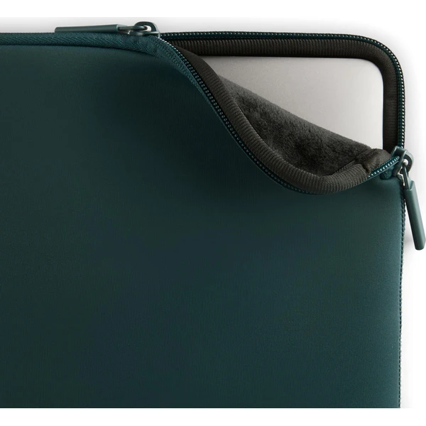 Pipetto Classic Fit Sleeve pouzdro pro MacBook Neo 13 modrozelené - Pouzdra - Obrázek 458d2535e616424eb974b0a41f9a6e9b