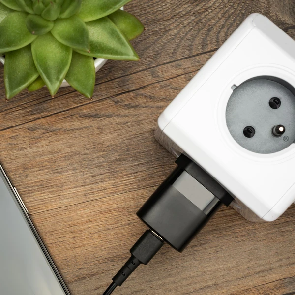 FIXED Mini nabíječka s USB-C výstupem a kabelem USB-C 1 metr PD 20W černý - Nabíječky - Obrázek 5IL4700301