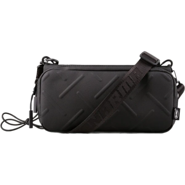 SKINARMA Bottle Sacoche Bag Juno crossbody taška černá - Popruhy a crossbody - Obrázek 5b2b7436e89e442fa54dad75aacea719