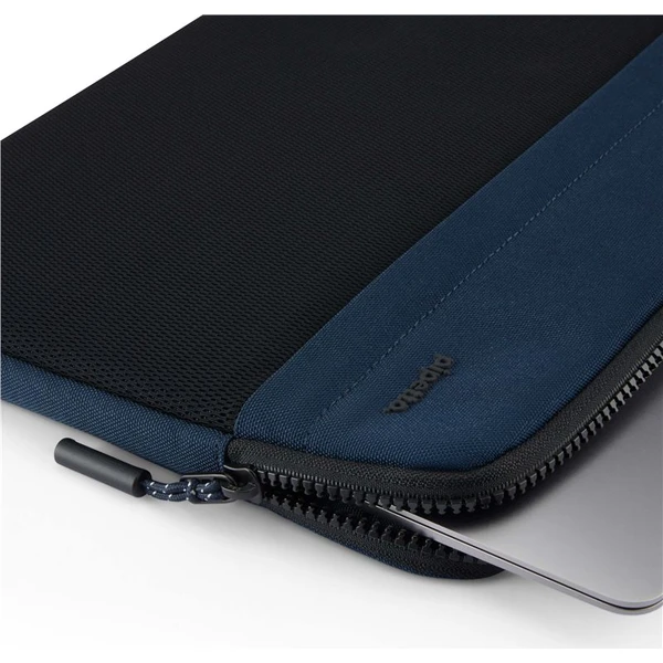 Pipetto Expand Sleeve pouzdro MacBook Pro 14"/MacBook Air 13.6" tmavě modré - Pouzdra - Obrázek 6ae9e9416e1c41abb52abcdcee5db410