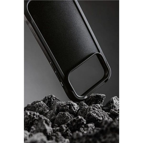 Nomad Rugged Leather Case (Horween) MagSafe kožený kryt iPhone 17 Pro Black - Pouzdra - Obrázek 7604ee0eee2e4ed0ad7c0853b5511037