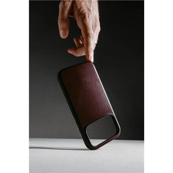 Nomad Modern Leather Case (Horween) MagSafe kožený kryt iPhone 17 Pro Max Burgundy - Pouzdra - Obrázek 77860feb804e41c08feee587e0363bbc