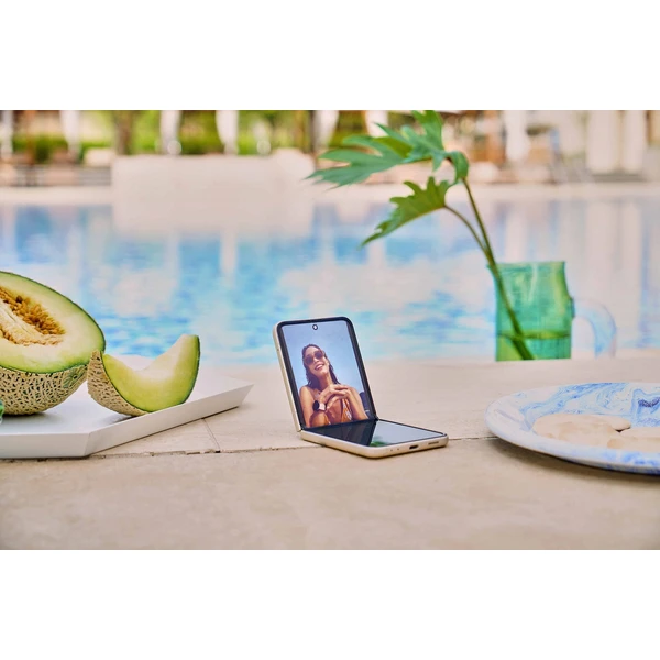 Samsung Galaxy Z Flip3 5G 8GB/128GB krémová - Mobilní telefony - Obrázek 7DLJF00101