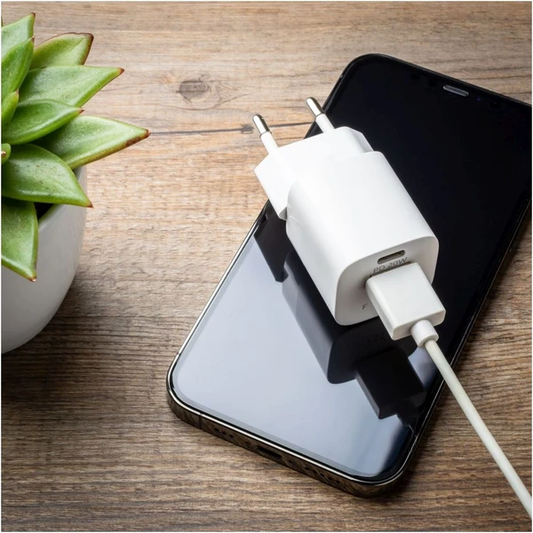 FIXED Mini nabíječka s USB-C a USB-A výstupem PD 20W a QC 3.0 bílá - Nabíječky - Obrázek 854b7fb5235c424d9e0e386a29b9f9ed
