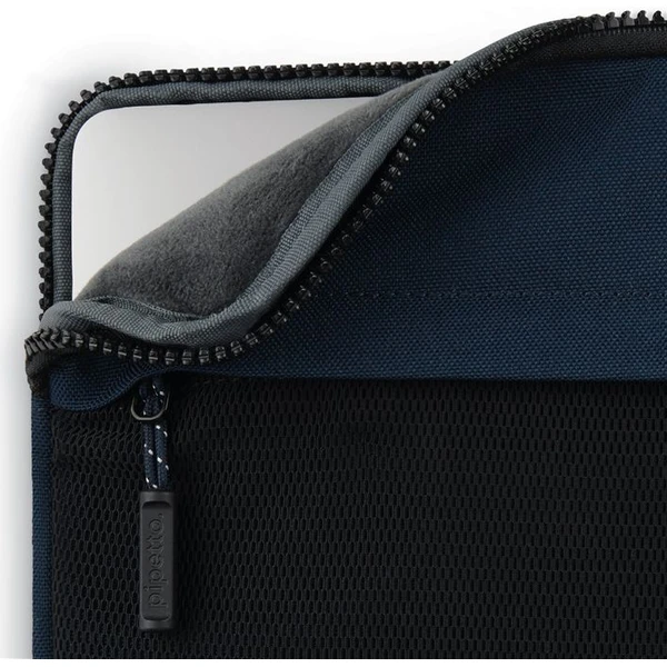 Pipetto Expand Sleeve pouzdro MacBook Pro 14"/MacBook Air 13.6" tmavě modré - Pouzdra - Obrázek 8a5cbca278044e38a8990c1a99f3f12e