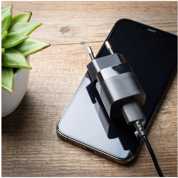 FIXED Mini nabíječka s USB-C a USB-A výstupem PD 20W a QC 3.0 černá - Nabíječky - Obrázek 8c3feb4a4df042de9ca6702f50b3ea23