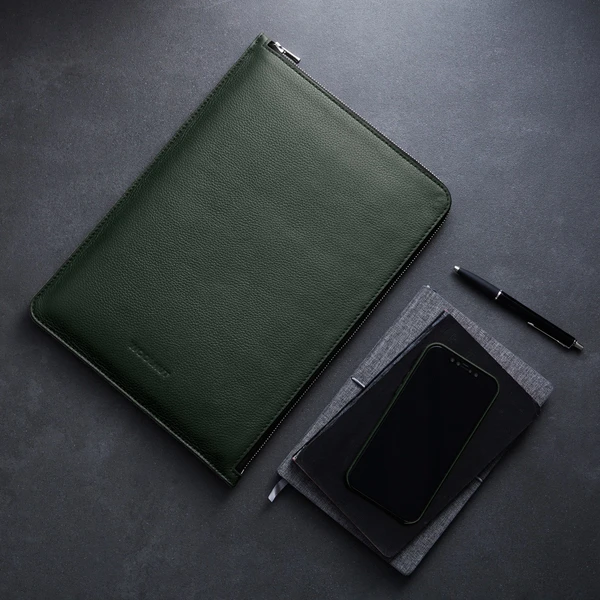 Woolnut Leather Folio kožené pouzdro pro MacBook Air 13"/MacBook Pro 14"/MacBook Pro 13 tmavě zelené - Pouzdra - Obrázek 9CG7000601