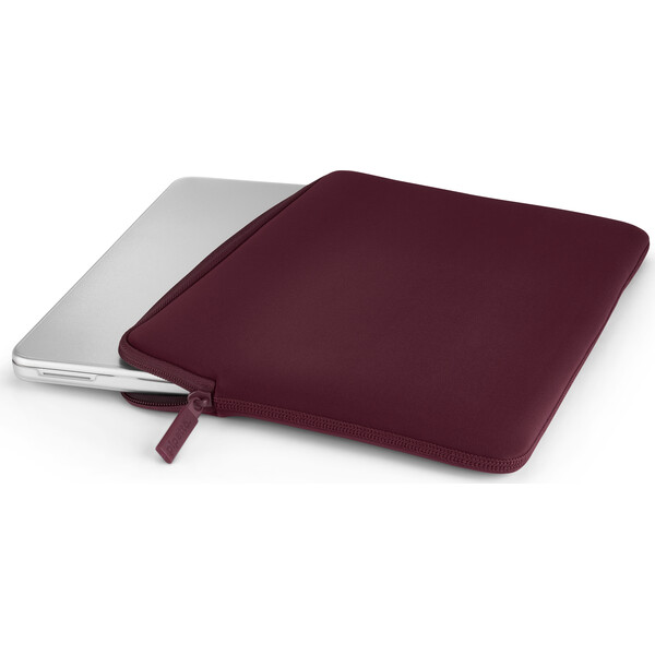 Pipetto Classic Fit Sleeve pouzdro pro MacBook Neo 13 burgundy - Pouzdra - Obrázek 9b0aaea1d18e49b892fa9d78fa868122