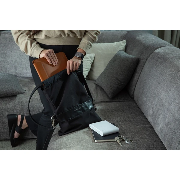 Epico Leather Sleeve kožené pouzdro pro Macbook Pro 13,3"/Air 13"/Air 13,6" hnědé - Pouzdra - Obrázek B2LL000K01