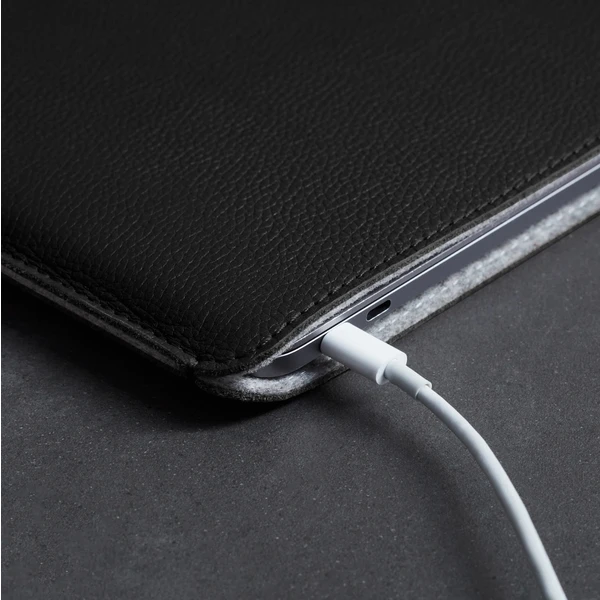 Woolnut Leather Sleeve kožené pouzdro MacBook Pro 13"/MacBook Air 13" černé - Pouzdra - Obrázek B3SR100501
