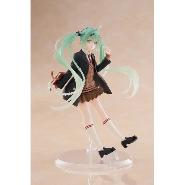 Figurka Taito Hatsune Miku - Hatsune Miku Fashion Preppy Ver. 18 cm            - Figurky - Obrázek CLPN000K01