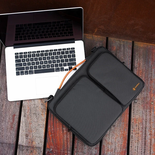 tomtoc Messenger 16" MacBook Pro 2019 tmavěmodrá - Brašny - Obrázek DOKK200401