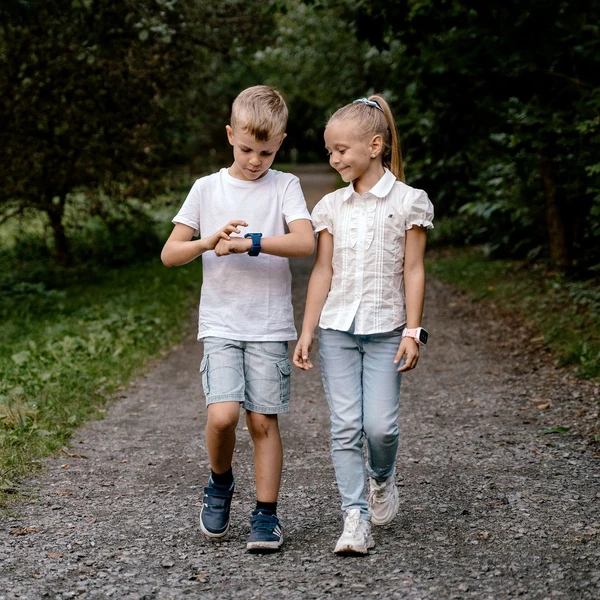 LAMAX WatchY4 Play dětské hodinky růžové - Chytré hodinky - Obrázek E929000P01