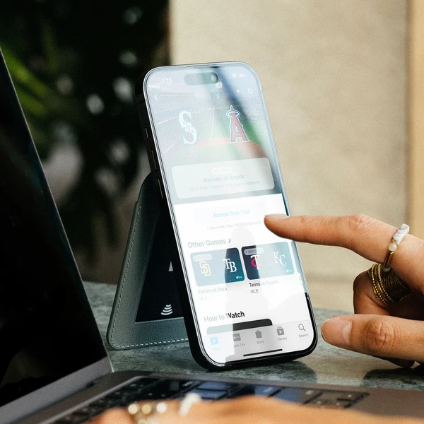 Native Union Active Wallet Stand MagSafe peněženka zelená - Peněženky - Obrázek F31A000P01