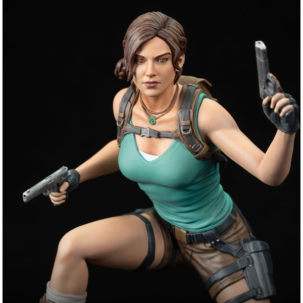 Soška Dark Horse Tomb Raider - Lara Croft 24 cm - Sochy a sošky - Obrázek FBBC000K01