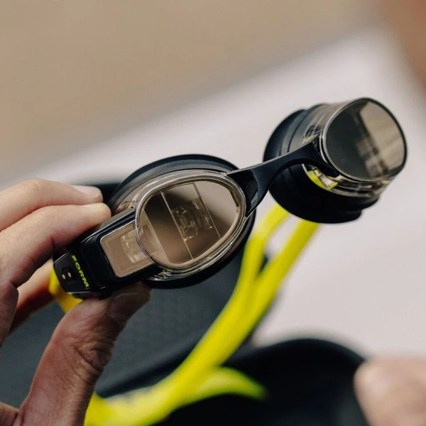 FORM Smart Swim 2 chytré plavecké brýle černé/žluté - Brýle - Obrázek FT6G000K01