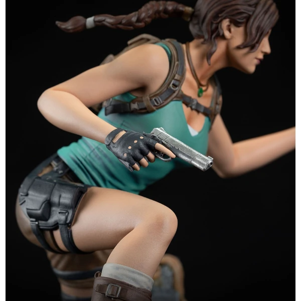 Soška Dark Horse Tomb Raider - Lara Croft 24 cm - Sochy a sošky - Obrázek GBBC000K01