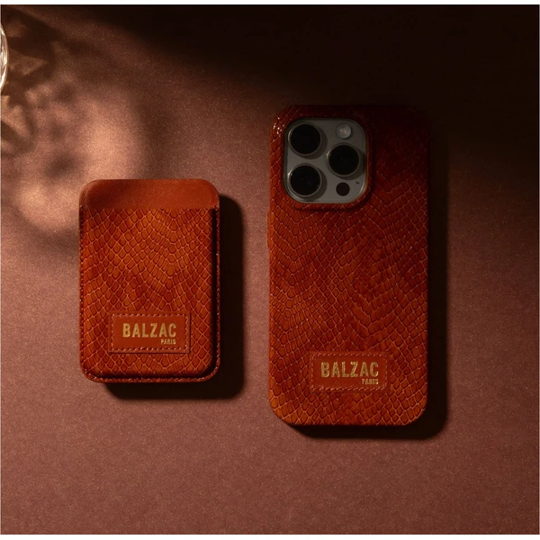 Native Union x Balzac Embossed Cognac MagSafe kryt iPhone 15 Pro - Pouzdra - Obrázek H06K000K01