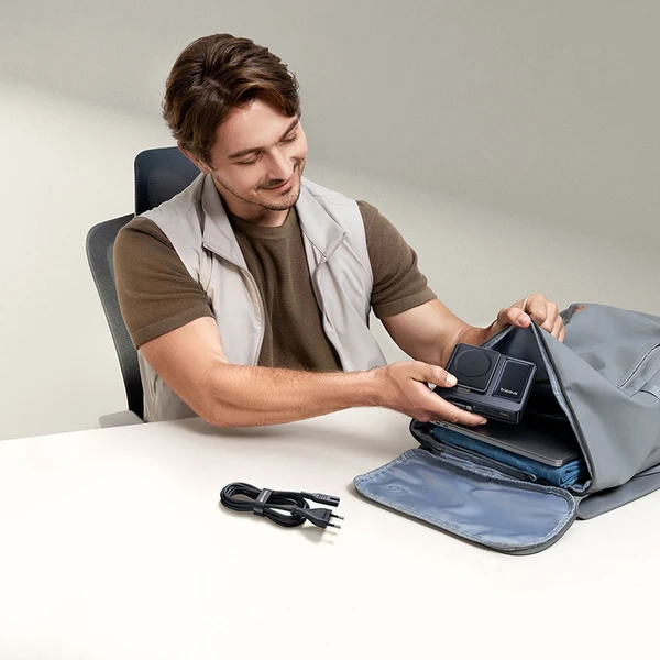 Baseus Nomos Qi2 nabíjecí stanice 140W 3xUSB-C, USB-A s výsuvným kabelem USB-C/síťový kabel 1m černá - Nabíječky - Obrázek HIGE000L01