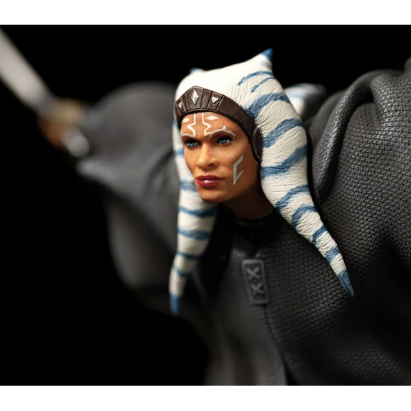 Soška Iron Studios Deluxe Art Scale 1/10 SW: Ahsoka series - Ahsoka Tano 29 cm - Sochy a sošky - Obrázek I9Z9000K01