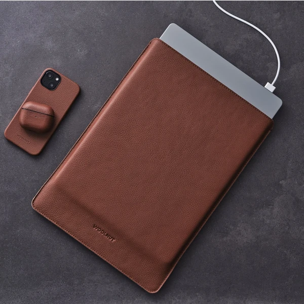 Woolnut kožené Sleeve pouzdro pro 15" MacBook Air hnědé - Pouzdra - Obrázek J8SR100501