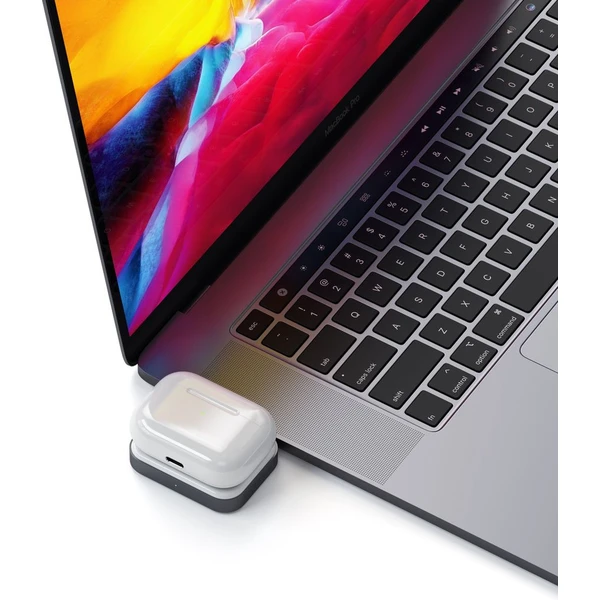 Satechi USB-C Wireless Charging Dock AirPods (5W) vesmírně šedý - Nabíječky - Obrázek K5AT000501