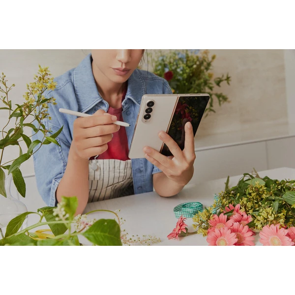 Samsung Galaxy Z Fold4 12GB/512GB béžový - Mobilní telefony - Obrázek KR43700301