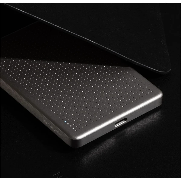 Native Union Active MagSafe powerbanka 5000mAh stříbrná - Powerbanky - Obrázek LCDE000O01