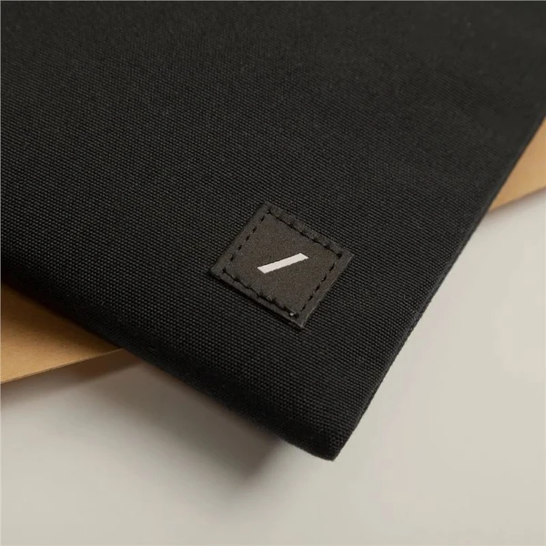 Native Union WFA Stow Lite Sleeve pouzdro Macbook 16" černé - Pouzdra - Obrázek LNV3000K01