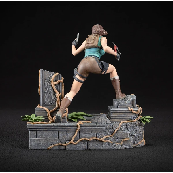 Soška Dark Horse Tomb Raider - Lara Croft 24 cm - Sochy a sošky - Obrázek MBBC000K01