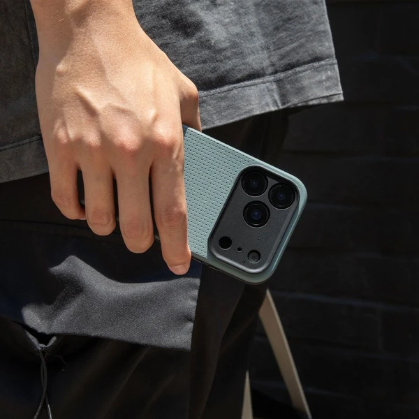 Native Union Active Case MagSafe kryt z recyklovaného materiálu iPhone 17 slate green - Pouzdra - Obrázek MFEI000K01