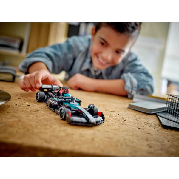 LEGO Speed Champions 77244 Závodní auto Mercedes-AMG F1 W15 - LEGO - Obrázek NHSE000J01