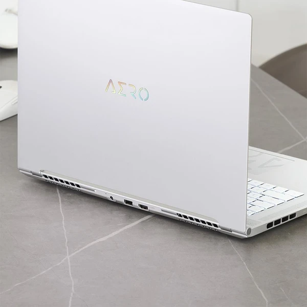GIGABYTE AERO 16 OLED (BSF-73EE994SO) - notebook - bílý - Notebooky - Obrázek QBX0G00101