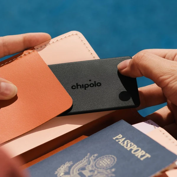 Chipolo CARD Bluetooth lokátor černý - Lokátory - Obrázek R3DJ000K01