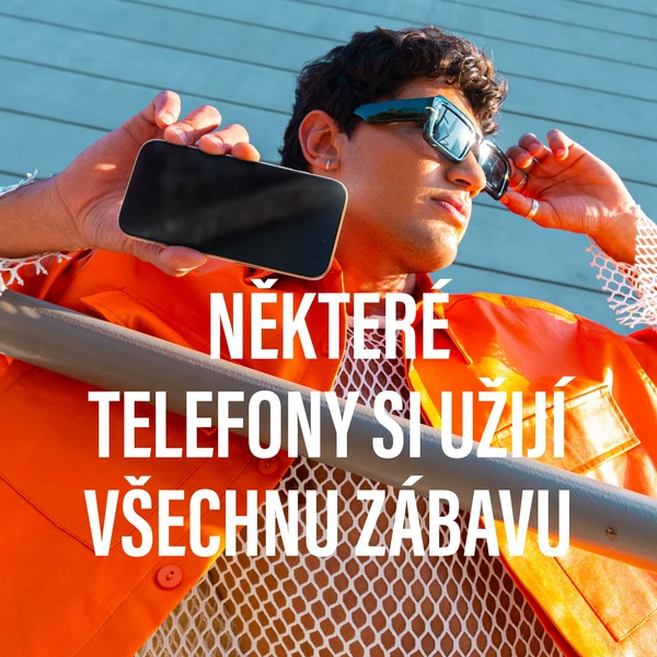 PanzerGlass® Ultra-Wide Fit sklo Apple iPhone 17/16 Pro s instalačním rámečkem - Ochranné folie a skla - Obrázek R5KH000K01