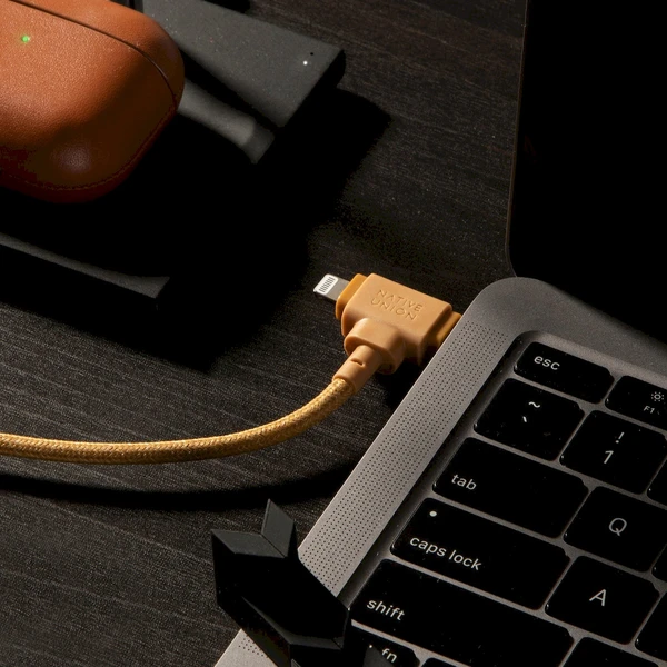 Native Union Belt Universal Cable (USB-C – Lighting/USB-C) 1,5 m, kraft - Kabely a redukce - Obrázek RR37000L01