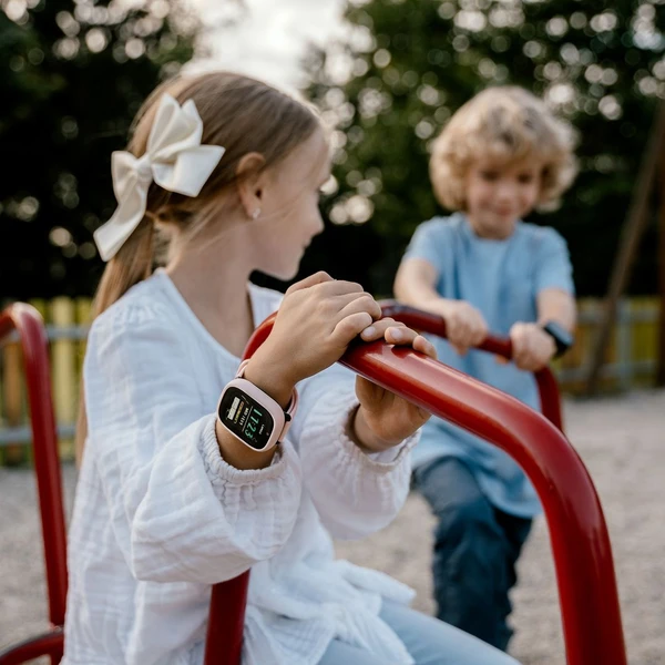 LAMAX WatchY4 Plus dětské hodinky černé - Chytré hodinky - Obrázek T929000P01