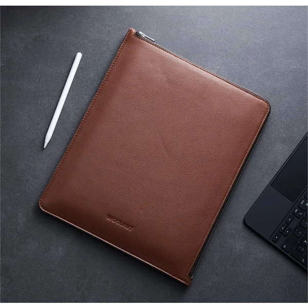 Woolnut Leather Folio kožené pouzdro iPad Pro 12,9"/iPad Pro 13"/iPad Air 13" hnědé - Pouzdra - Obrázek T9LR100501